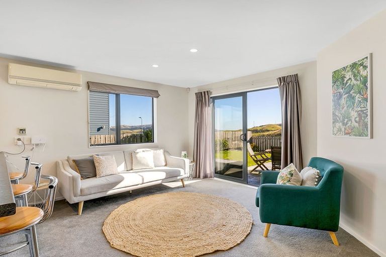 Photo of property in 37 Cedarwood Street, Woodridge, Wellington, 6037