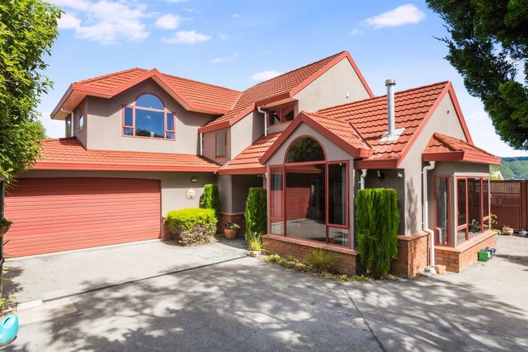 Photo of property in 12 Kilkelly Close, Tawa, Wellington, 5028