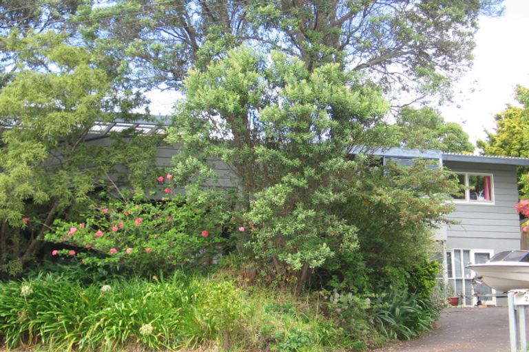 Photo of property in 47 Lyons Avenue, Murrays Bay, Auckland, 0630