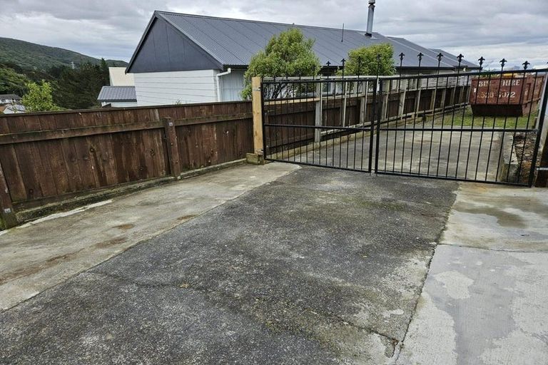 Photo of property in 17 Drummond Crescent, Kelson, Lower Hutt, 5010