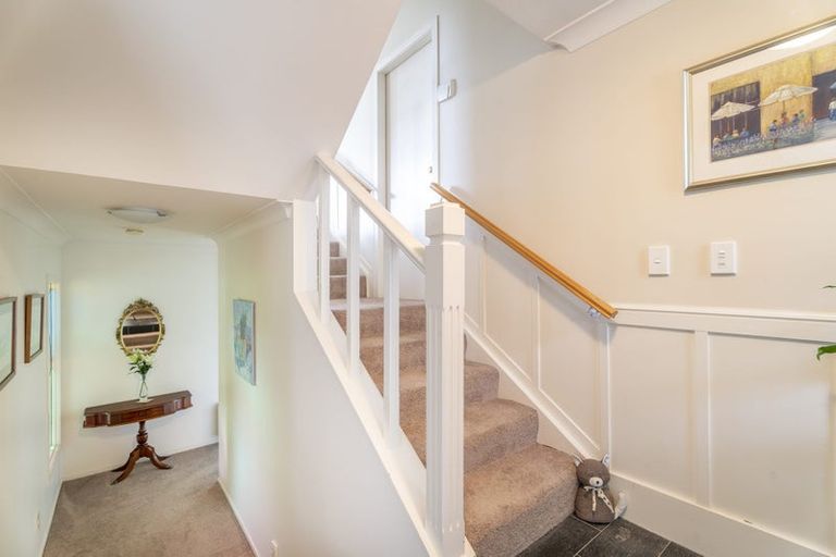 Photo of property in 6 Burbank Crescent, Churton Park, Wellington, 6037