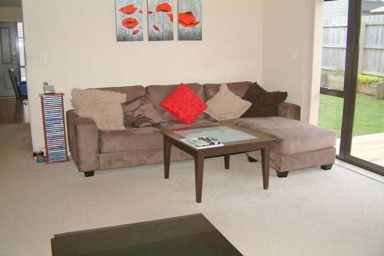 Photo of property in 18 Merlot Way, Te Atatu South, Auckland, 0610