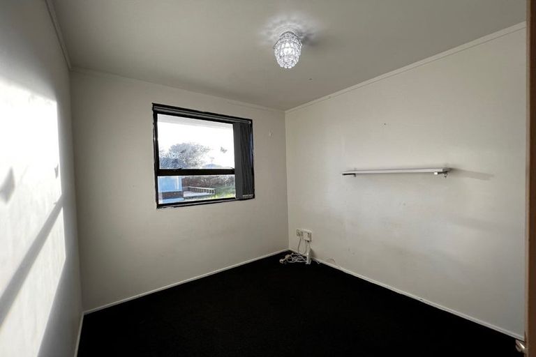 Photo of property in 1/6 Manuka Road, Glenfield, Auckland, 0629