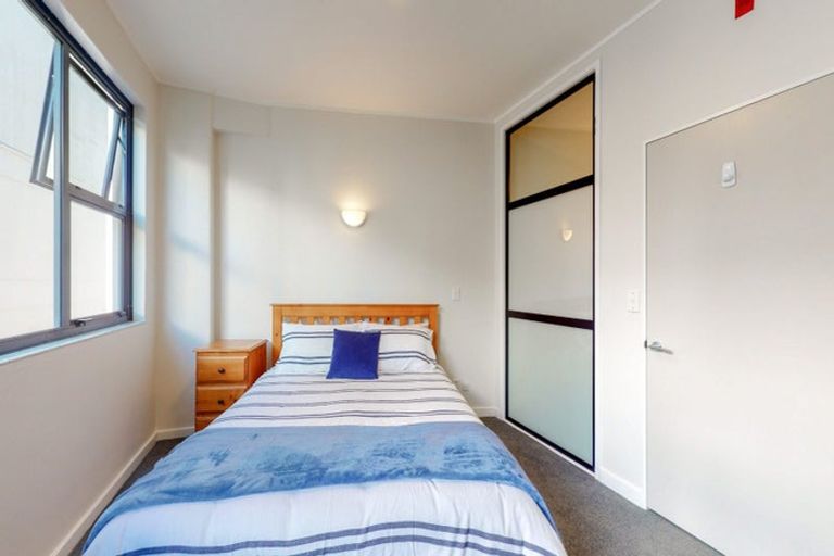 Photo of property in 17 Kent Terrace - Kent Apartments, 3d/16 Kent Terrace, Mount Victoria, Wellington, 6011