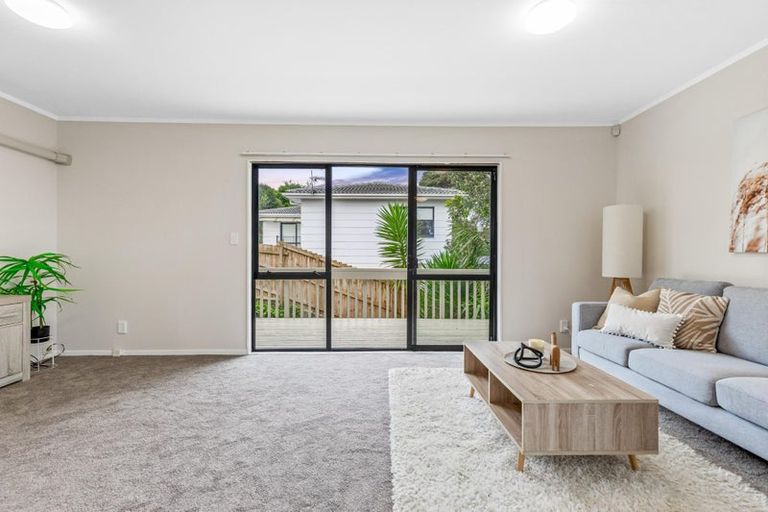 Photo of property in 3 Fernhaven Place, Massey, Auckland, 0614