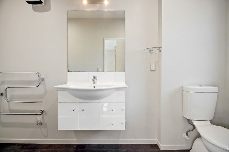 Photo of property in 10 Saint Peters Close, Woolston, Christchurch, 8062
