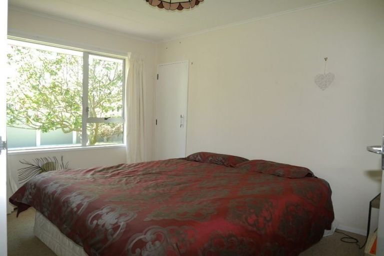 Photo of property in 39 Andrew Street, Waikanae, 5036