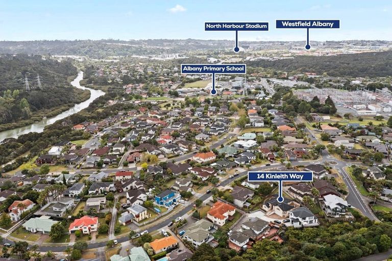 Photo of property in 14 Kinleith Way, Albany, Auckland, 0632
