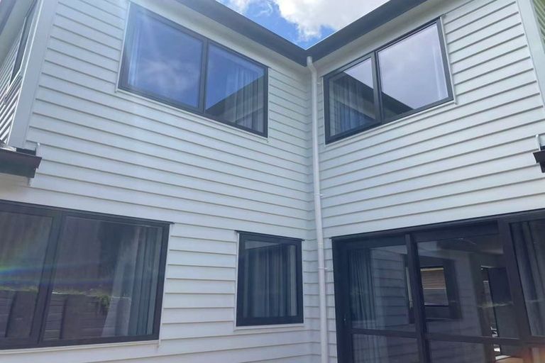 Photo of property in 31d Weldene Avenue, Glenfield, Auckland, 0629