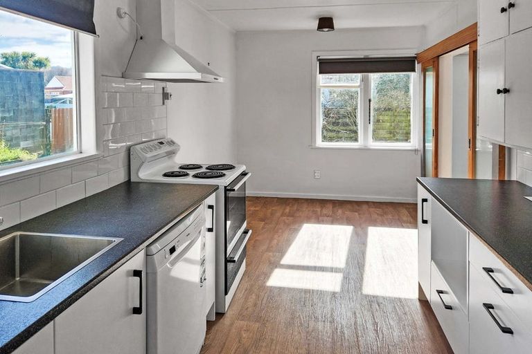 Photo of property in 15 Hunter Street, Taita, Lower Hutt, 5011