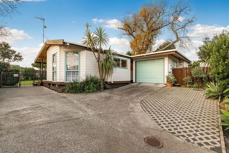 Photo of property in 2/111 Beach Road, Castor Bay, Auckland, 0620