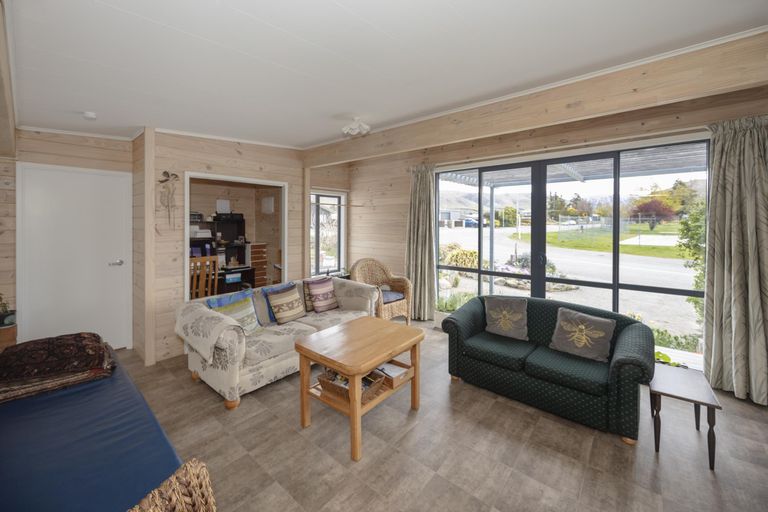 Photo of property in 2 East Road, Otematata, 9412