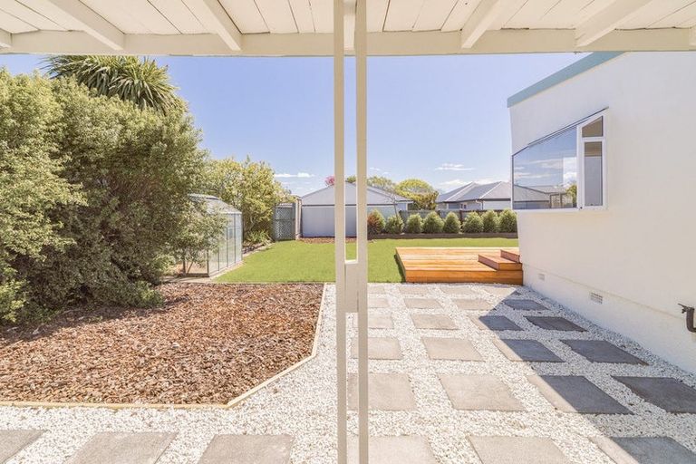 Photo of property in 20 Derrett Place, Saint Martins, Christchurch, 8022