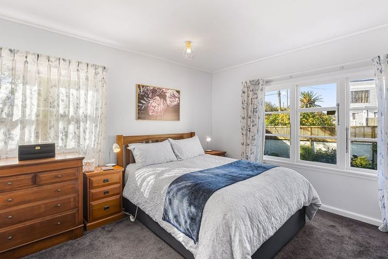 Photo of property in 25 Golf Road, Paraparaumu Beach, Paraparaumu, 5032