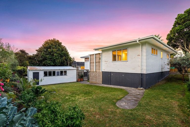Photo of property in 7 Silver Birch Rise, Henderson, Auckland, 0612