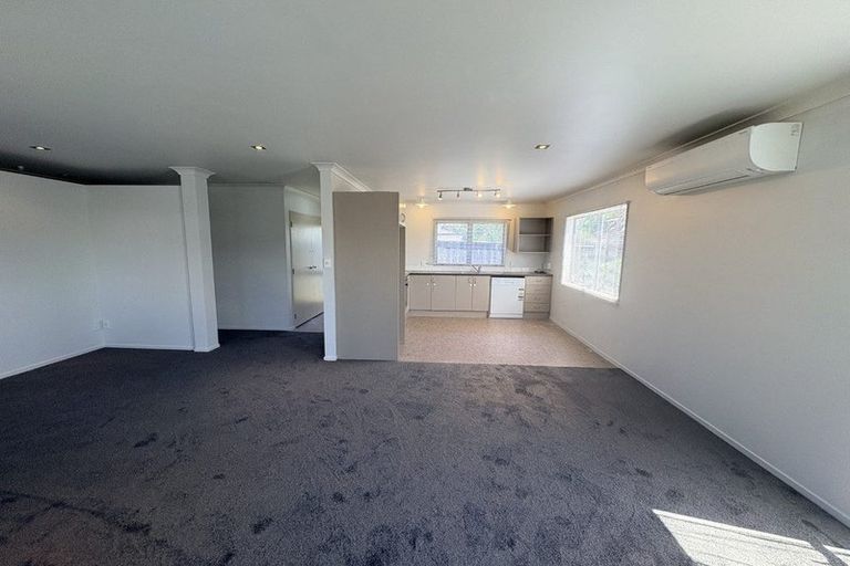 Photo of property in 61 Lipscombe Crescent, Havelock North, 4130
