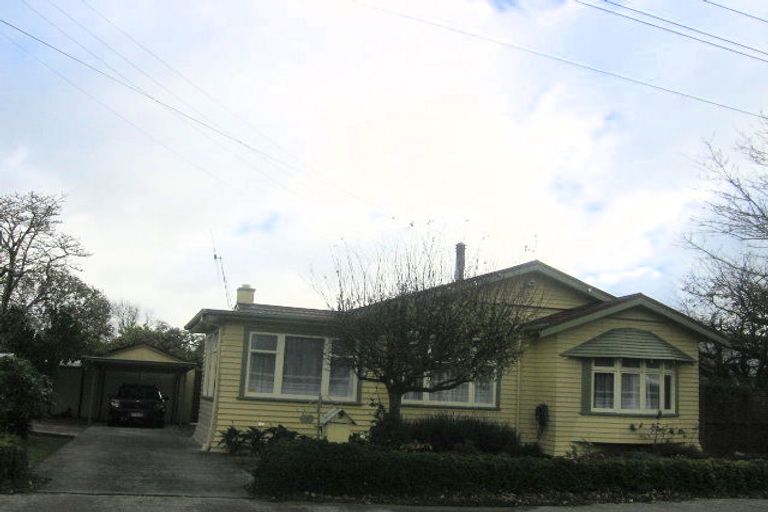Photo of property in 10 Kingswood Street, Takaro, Palmerston North, 4412