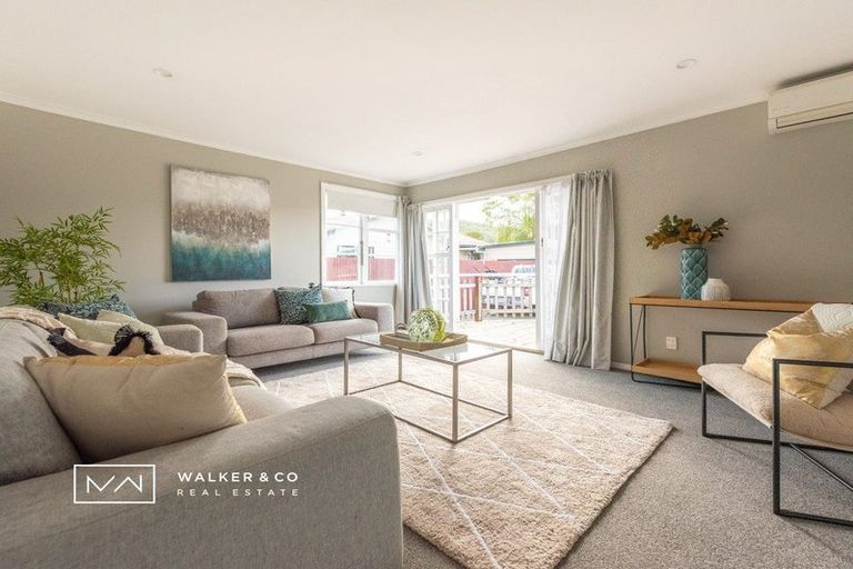 Photo of property in 11 Ngata Grove, Trentham, Upper Hutt, 5018