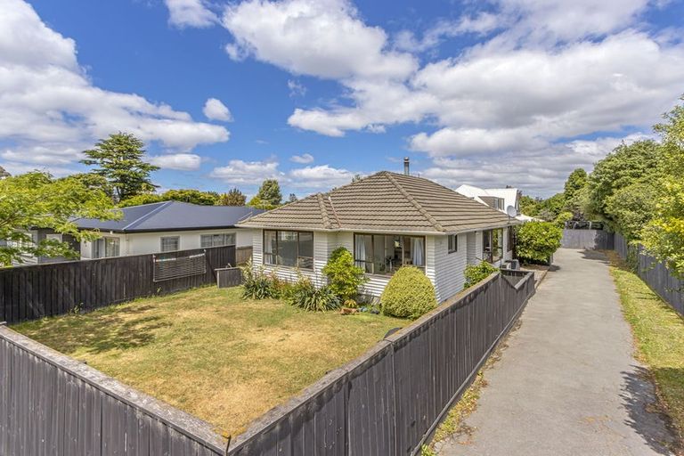 Photo of property in 1/365 Avonhead Road, Avonhead, Christchurch, 8042