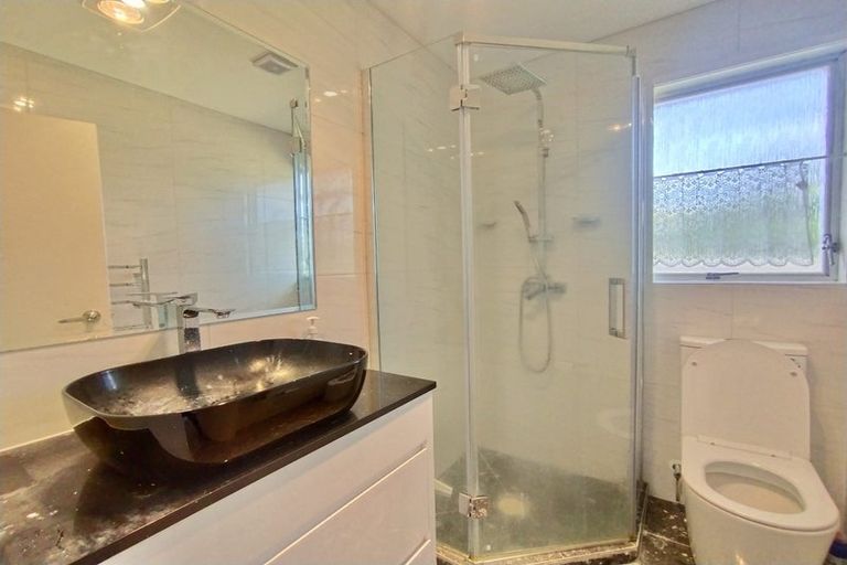 Photo of property in 2/19 Charntay Avenue, Clover Park, Auckland, 2019