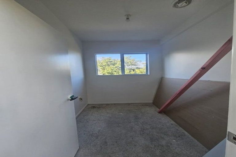 Photo of property in 25 Buckingham Crescent, Manukau, Auckland, 2025