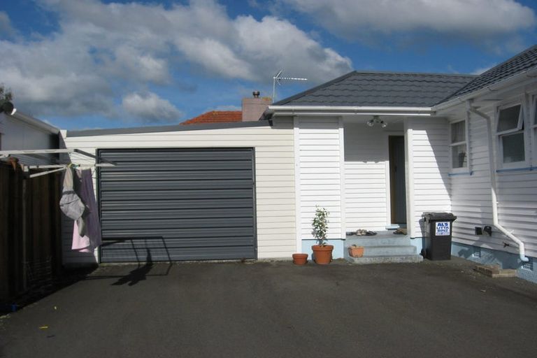 Photo of property in 15 Massey Street, Elderslea, Upper Hutt, 5018