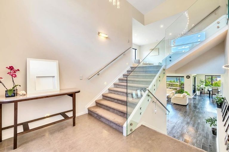 Photo of property in 14 Platinum Rise, Ranui, Auckland, 0612
