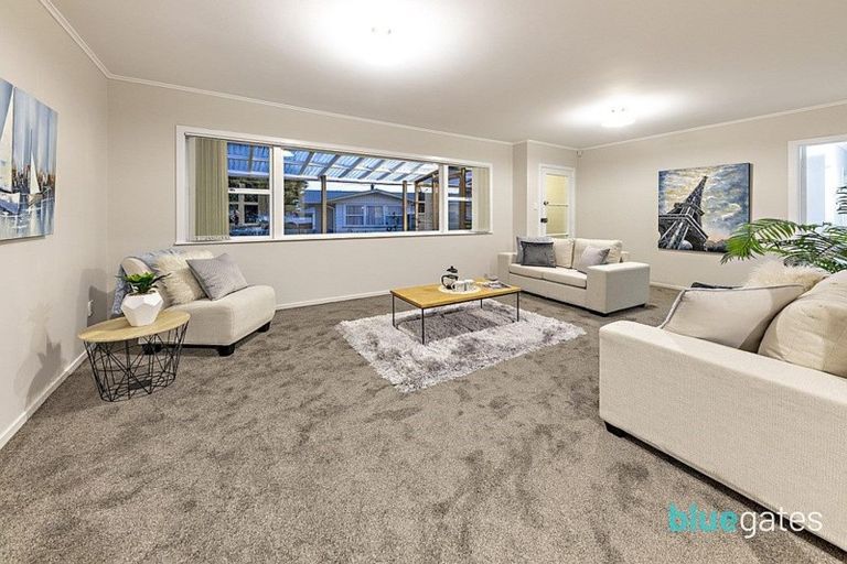 Photo of property in 12 Hywell Place, Manurewa, Auckland, 2102