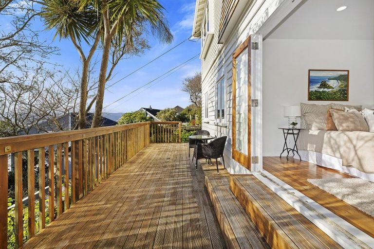 Photo of property in 86 Nicholson Road, Khandallah, Wellington, 6035