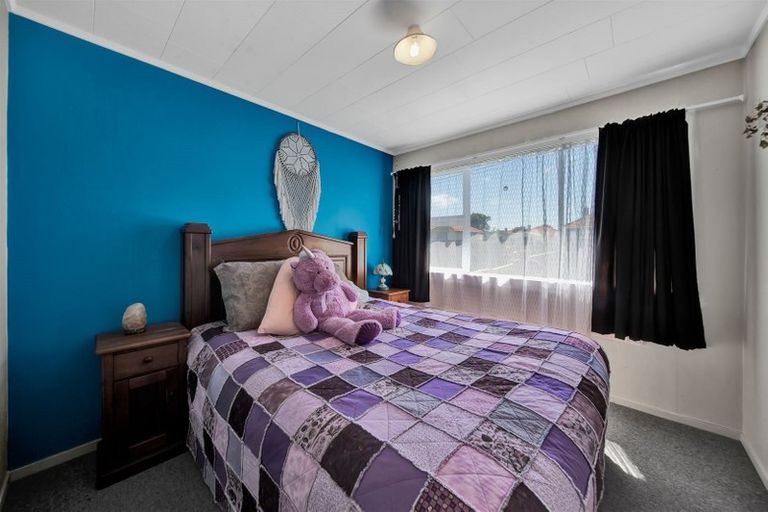 Photo of property in 1 Waihi Road, Hawera, 4610