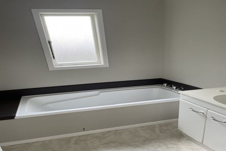 Photo of property in 1/8 Kelvin Road, Papakura, 2110