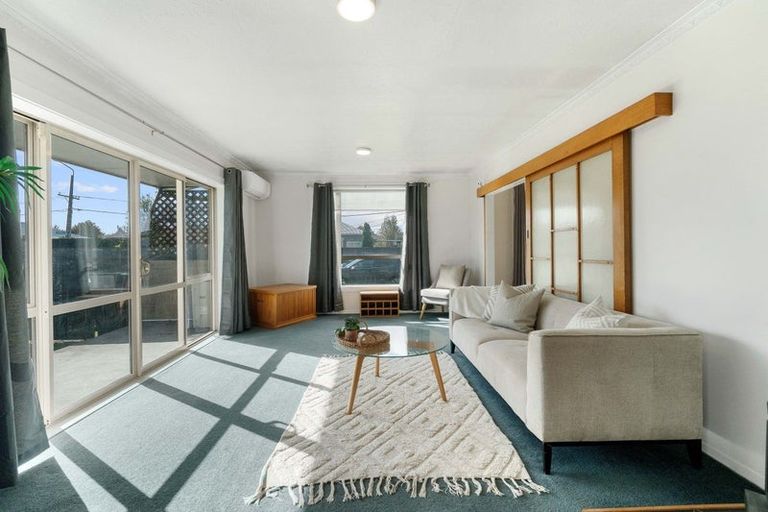 Photo of property in 10 Seymour Street, Hornby, Christchurch, 8042