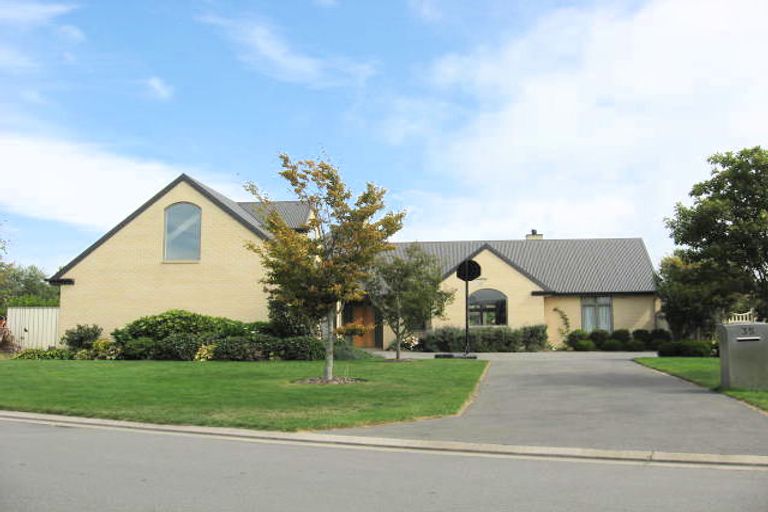 Photo of property in 35 Stonebridge Way, Prebbleton, 7604