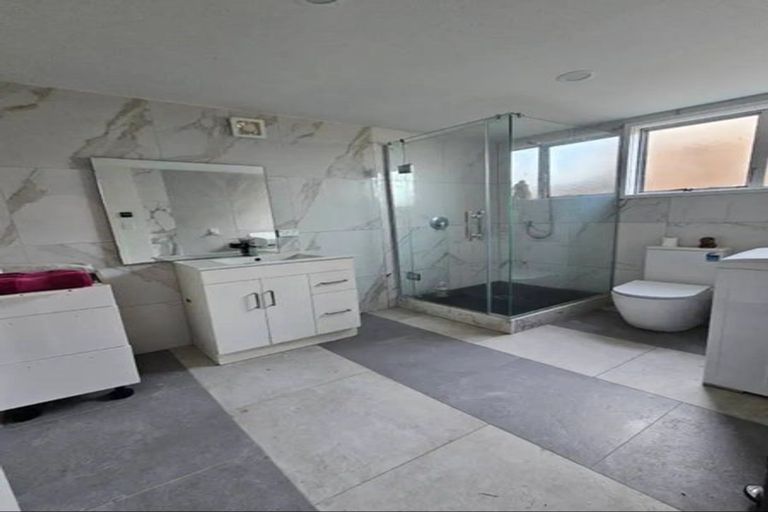 Photo of property in 54 Kemp Road, Massey, Auckland, 0614