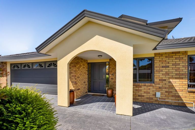 Photo of property in 102 Branch Road, Highlands Park, New Plymouth, 4312