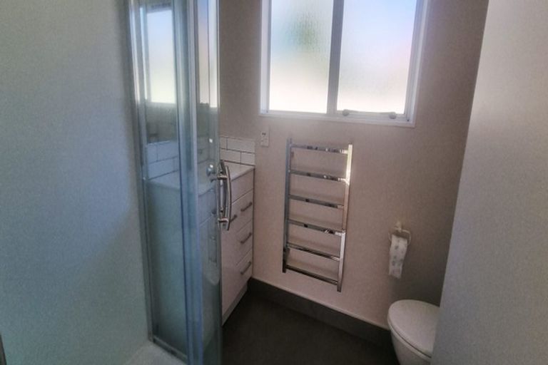 Photo of property in 11 Mako Street, West Harbour, Auckland, 0618