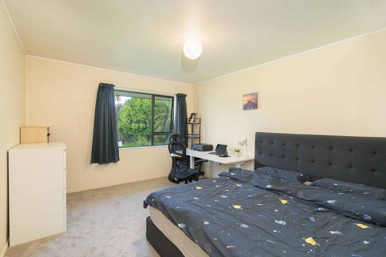 Photo of property in 8 Frank Bunce Grove, Flat Bush, Auckland, 2019