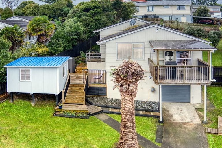Photo of property in 32 Glenbervie Crescent, Massey, Auckland, 0614