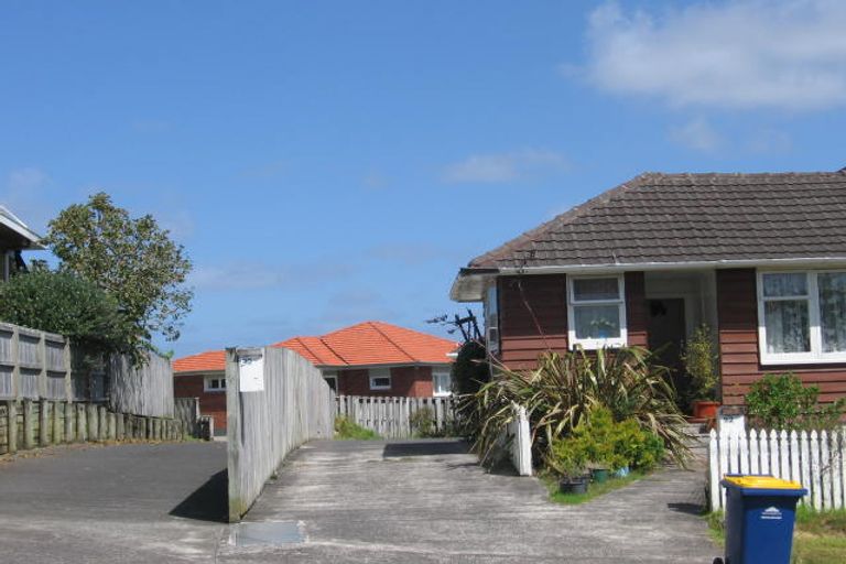 Photo of property in 2/90 Birkdale Road, Birkdale, Auckland, 0626