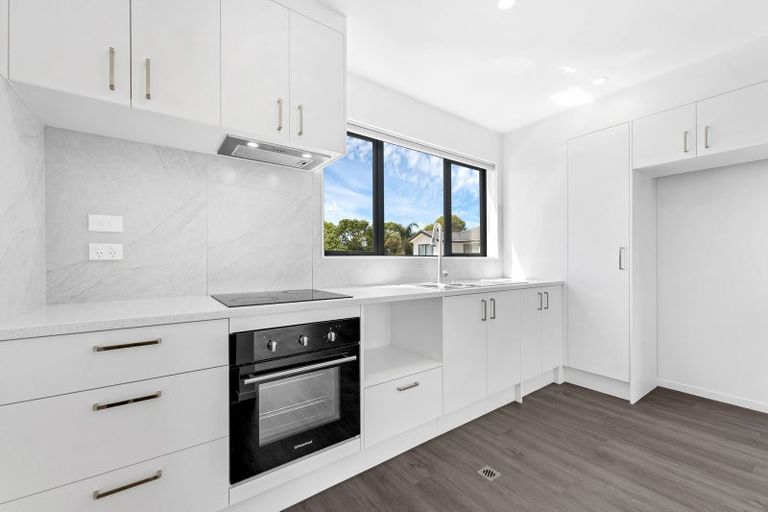 Photo of property in 1/45 Dale Crescent, Pakuranga, Auckland, 2010