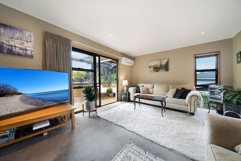 Photo of property in 2/5 Highlight Parade, Te Atatu South, Auckland, 0610