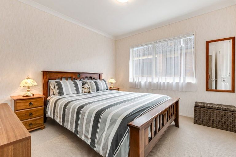 Photo of property in 31 Les Fisher Place, Pukekohe, 2120