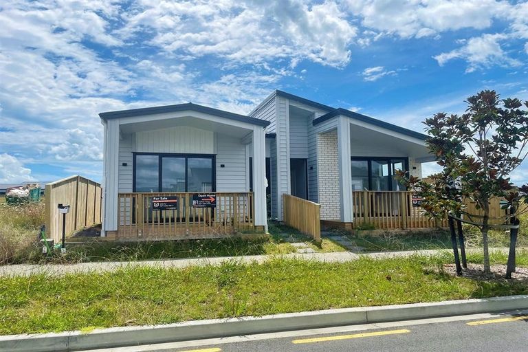 Photo of property in 8 Ihi Place, Karaka, 2578