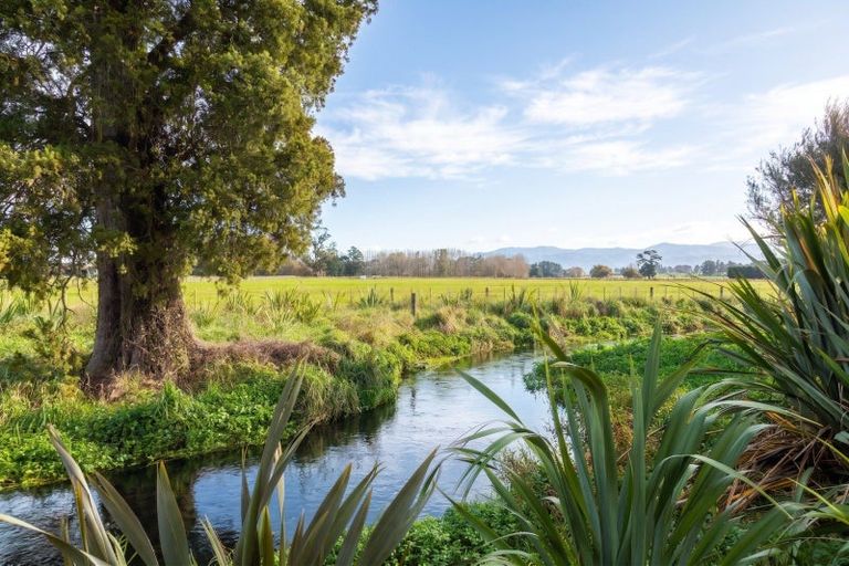 Photo of property in 162 Para Road, Waihakeke, Carterton, 5792