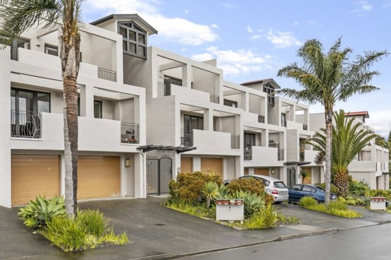 Photo of property in 8/8 Monte Cassino Place, Birkdale, Auckland, 0626