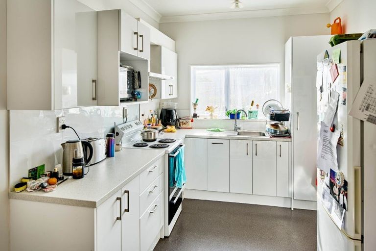 Photo of property in 279 Dowse Drive, Maungaraki, Lower Hutt, 5010