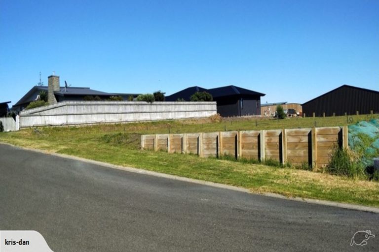 Photo of property in 3a Golf Vue Place, Castlecliff, Wanganui, 4501