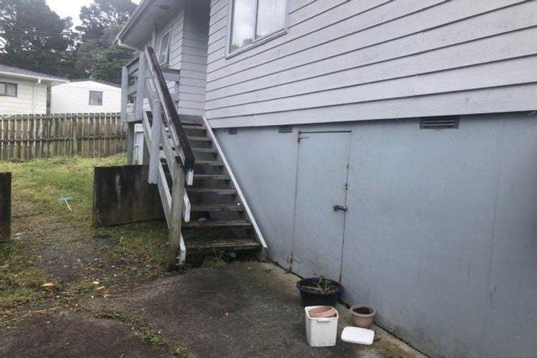 Photo of property in 5 Meadowvale Rise, Titirangi, Auckland, 0604