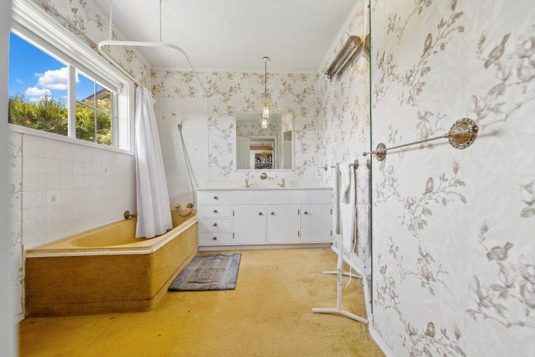 Photo of property in 10 Te Hepera Street, Waipahihi, Taupo, 3330