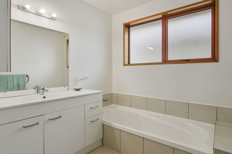 Photo of property in 77 Bay View Road, South Dunedin, Dunedin, 9012